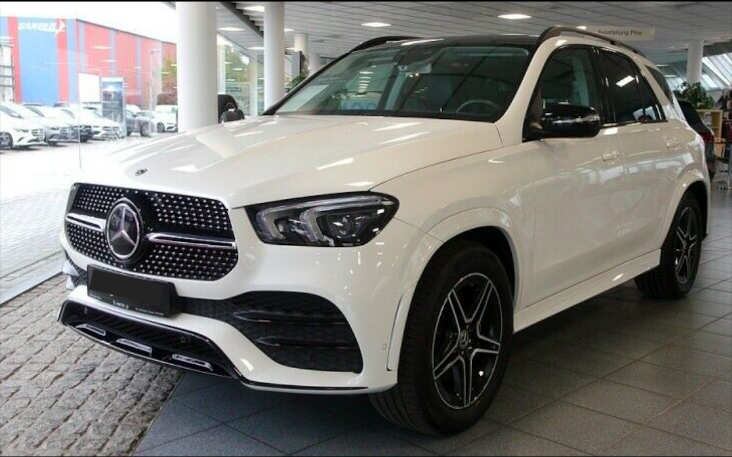 Mercedes GLE 350 d 4matic AMG | předváděcí auto | skladem | super výbava | skvělá cena | nákup online | bílá metalíza | autoibuy.com